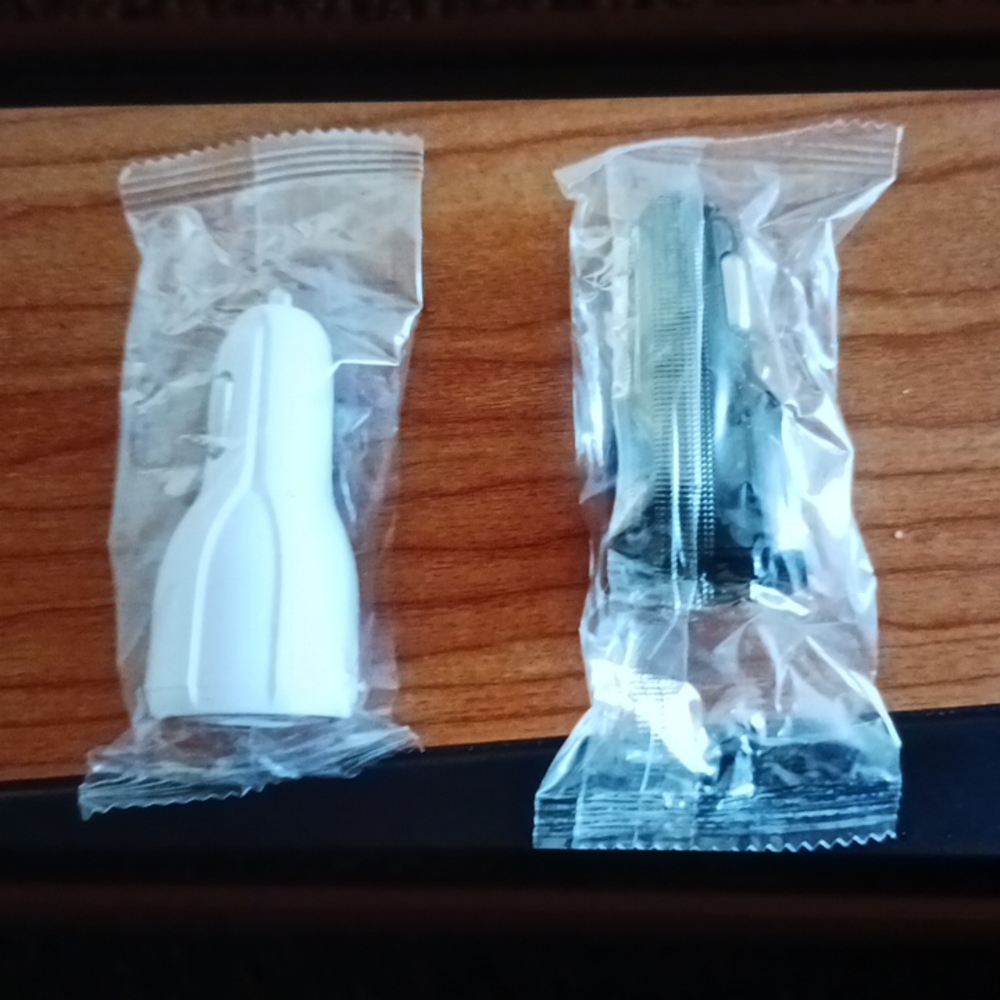 Charger - Picture 3 of 6